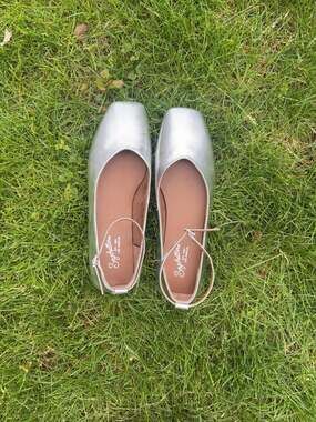 Seychelles pumpkin silver ballet flat